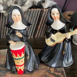 Nuns Nun porcelain SOLD